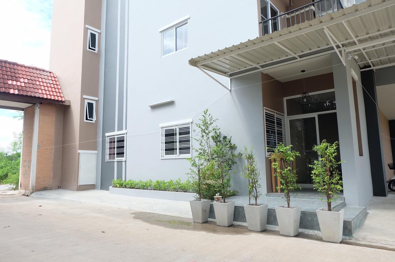 Bijou Boutique Aparthotel Chiang Mai Bagian luar foto
