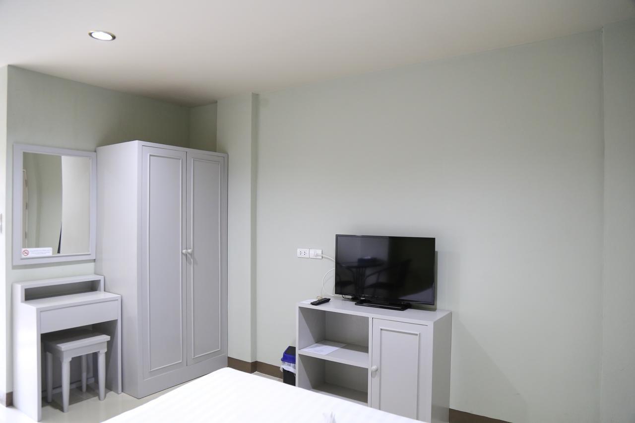 Bijou Boutique Aparthotel Chiang Mai Bagian luar foto