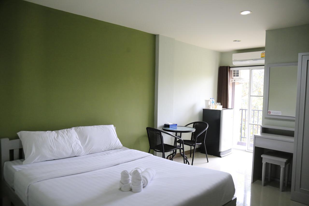Bijou Boutique Aparthotel Chiang Mai Bagian luar foto